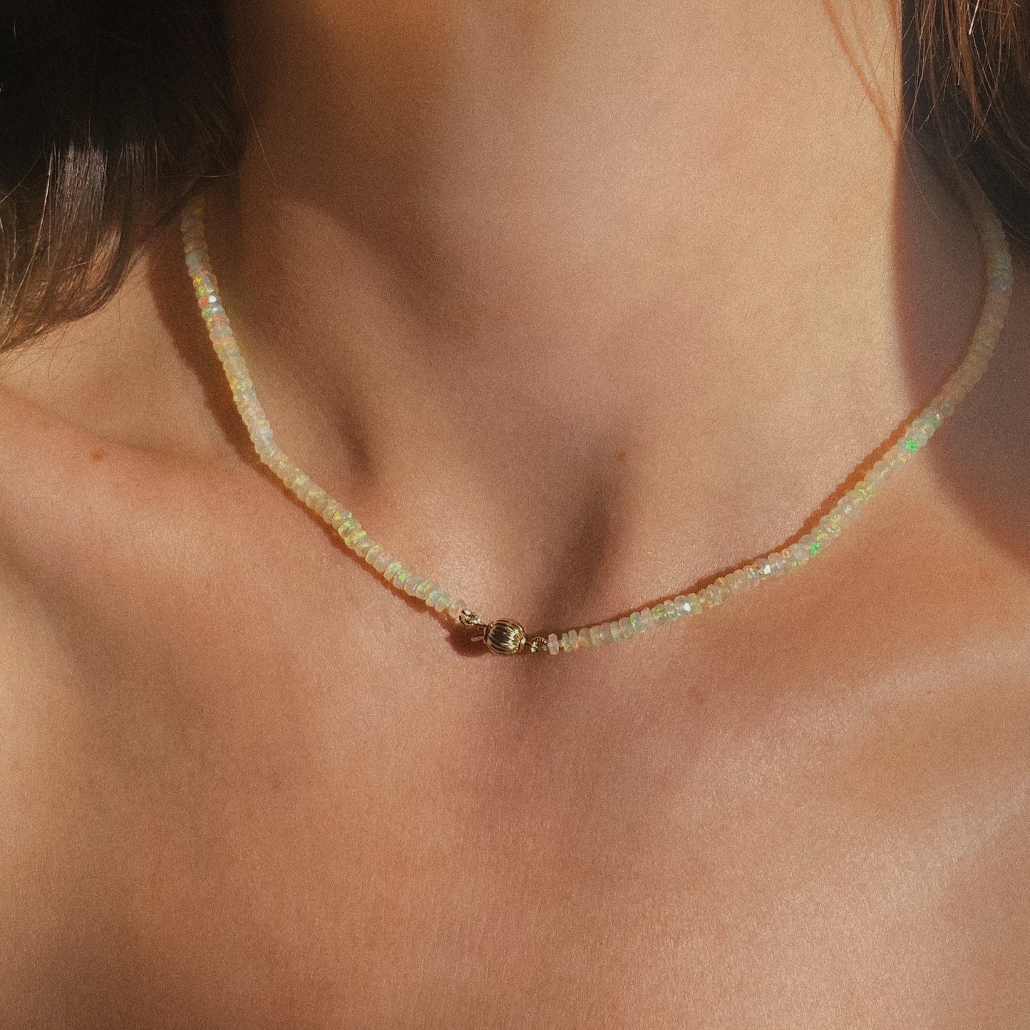 Hilo de ópalo de 14 quilates