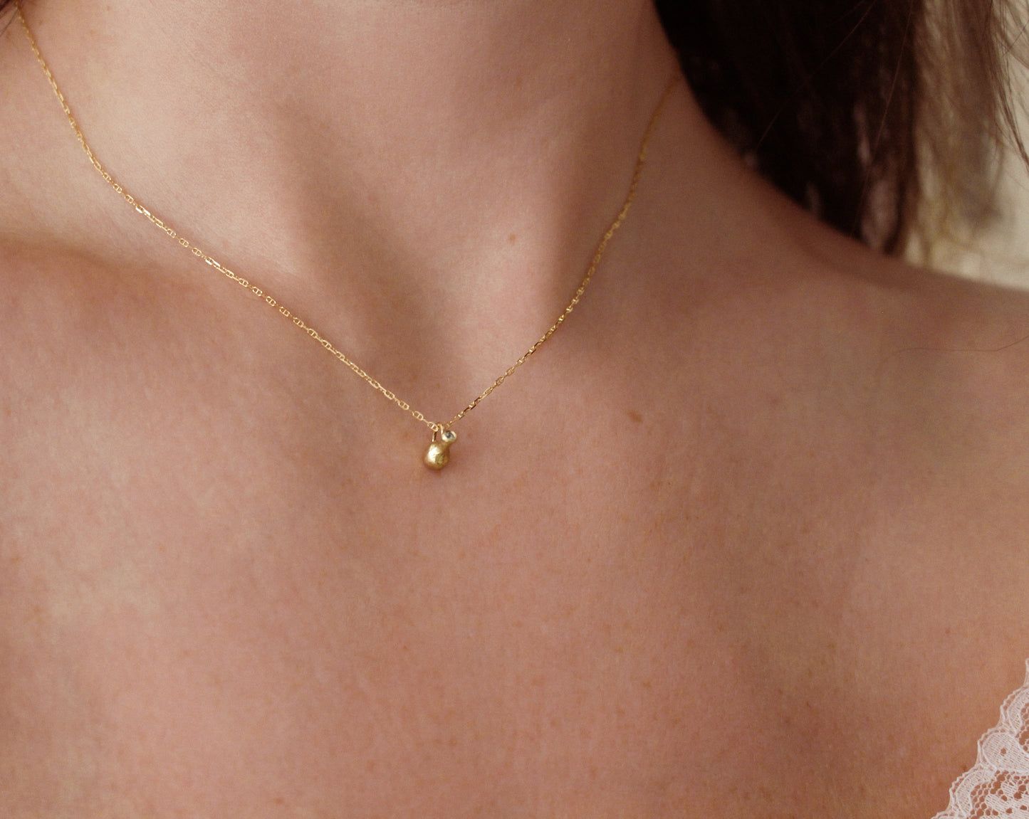 Pequeño vaso de aguamarina de 18 quilates