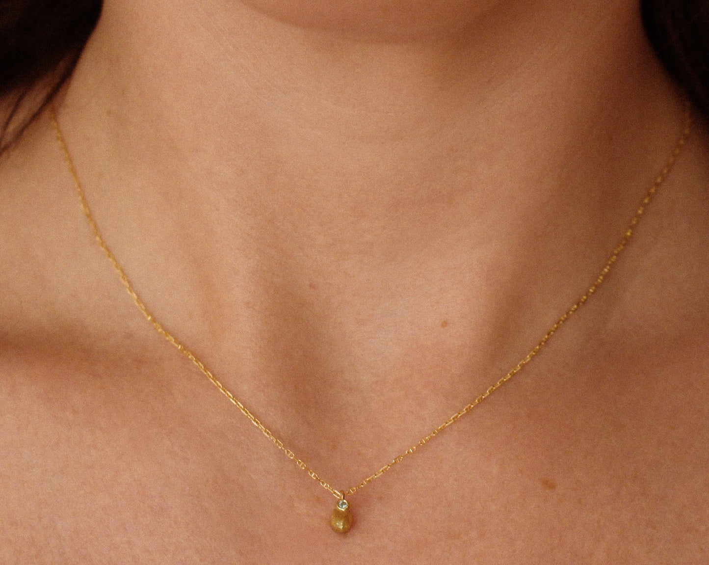 Pequeño vaso de aguamarina de 18 quilates