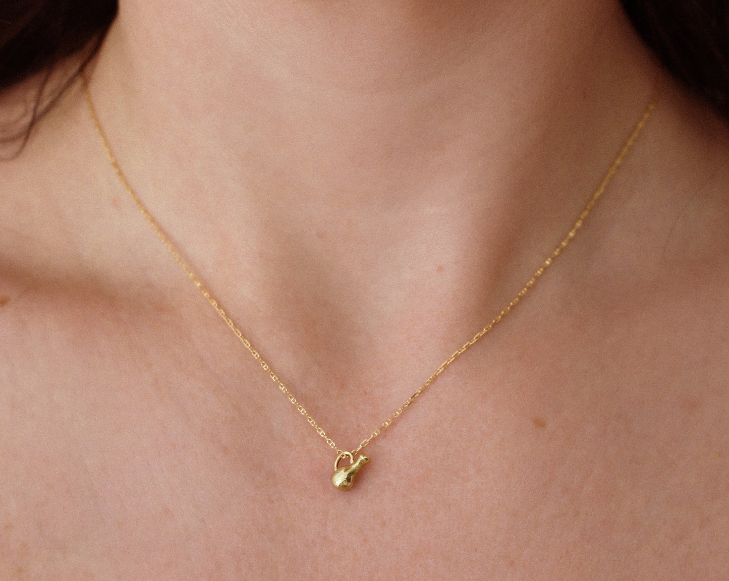 Pequeño vaso de aguamarina de 18 quilates