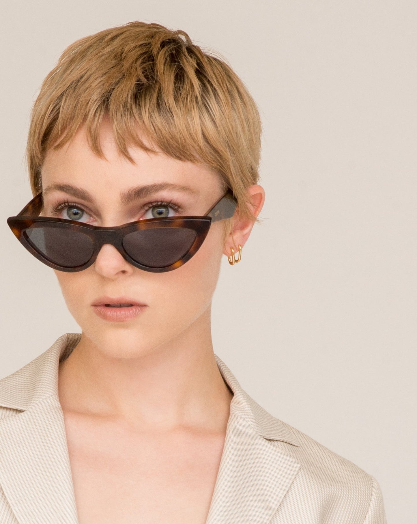 Aros de enebro de 14 quilates