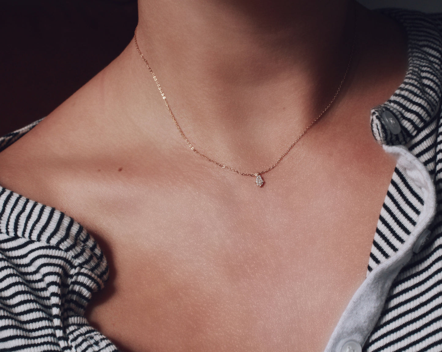 Collar con dije de circonita cúbica pequeña